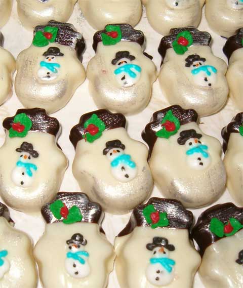 mini snowman shaped almond cookies