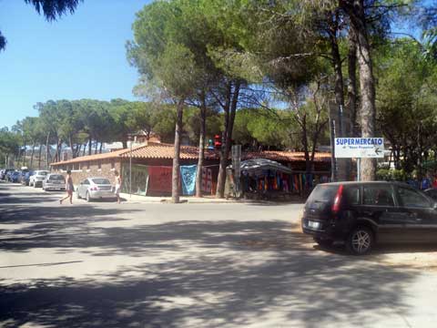 the piazza in cala liberotto