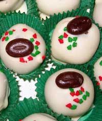 coffe flavored almons balls coasted in white chocolate