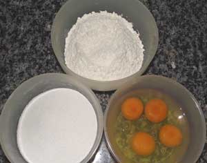 ingredients to make a fatless sponge