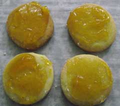 bases of the tialian biscuits with jam