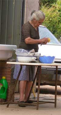 preapring the potatoes for the coccoi prenas