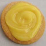 almond cokkie with lemon spreading