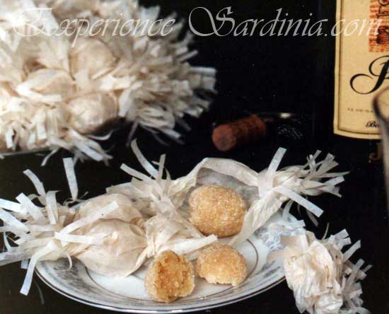 sardinian almond cookie goeffus