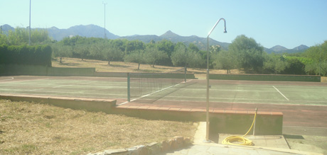 tennis courts at the sardinia residence