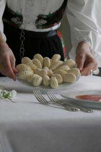  a plate of agnolotti curlurgionis