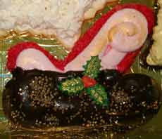 santas sleigh cookie made with meringue