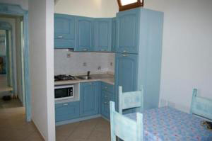 kitchen area in the renja residence