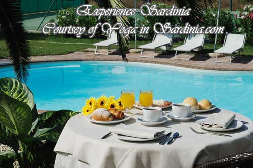 breakfast table at the alghero country resort during the yoga retreat